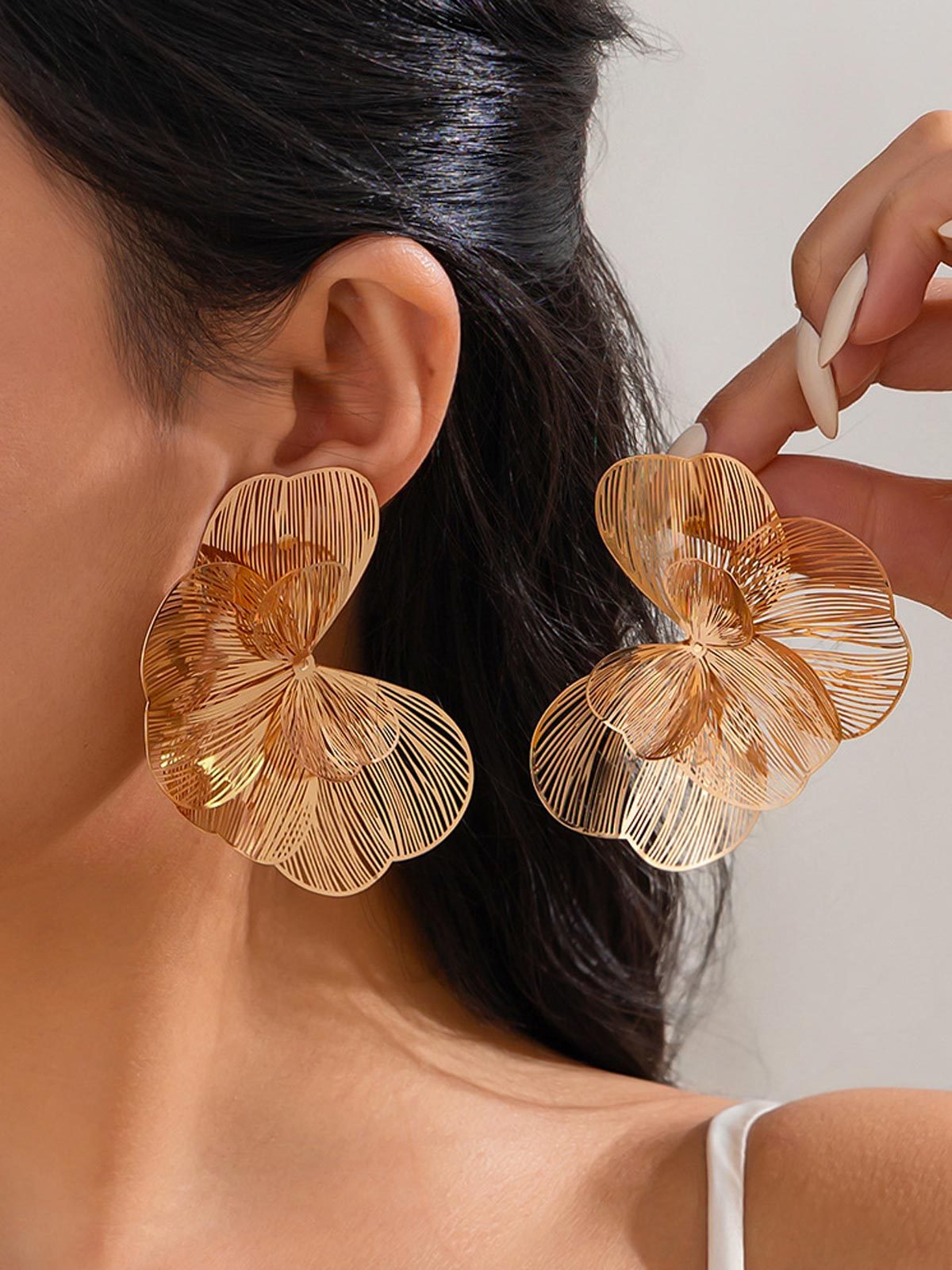 Cut-out Ginkgo Leaf Earrings