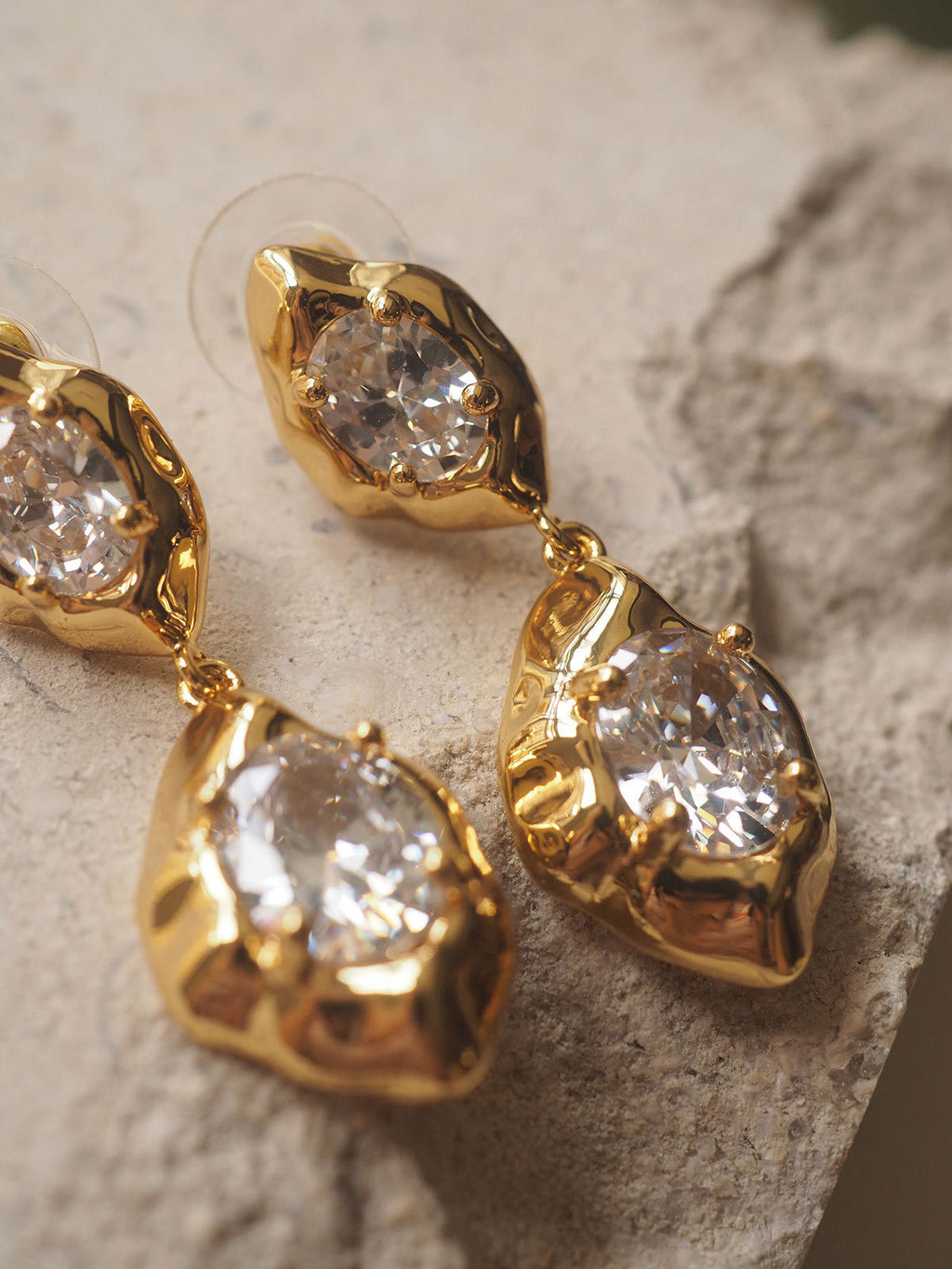 Zircon Lava Geometric Pattern Earrings