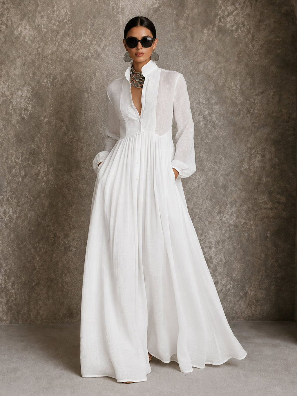Maxikleid mit hohem Kragen und durchgehender Knopfleiste