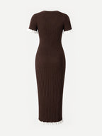 Geripptes Bodycon-Midikleid mit Rüschensaum