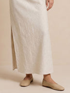 Ärmelloses Leinenkleid mit seitlichem Schlitz