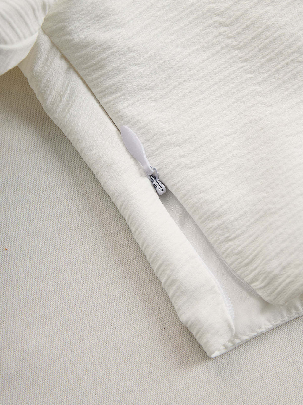 Creamy White Textured Lantern Sleeve Set