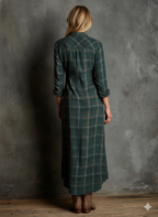 Baumwoll-Karo-Maxikleid mit durchgehender Knopfleiste und tiefem V-Ausschnitt