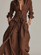 Leinen-Jumpsuit mit weitem Bein, Taillengürtel und Umlegekragen