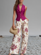 Schickes ärmelloses Oberteil und weite Hose mit Blumenmuster