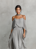 Chiffon-Maxikleid mit schulterfreiem Design, asymmetrischem Saum und fließenden Ärmeln
