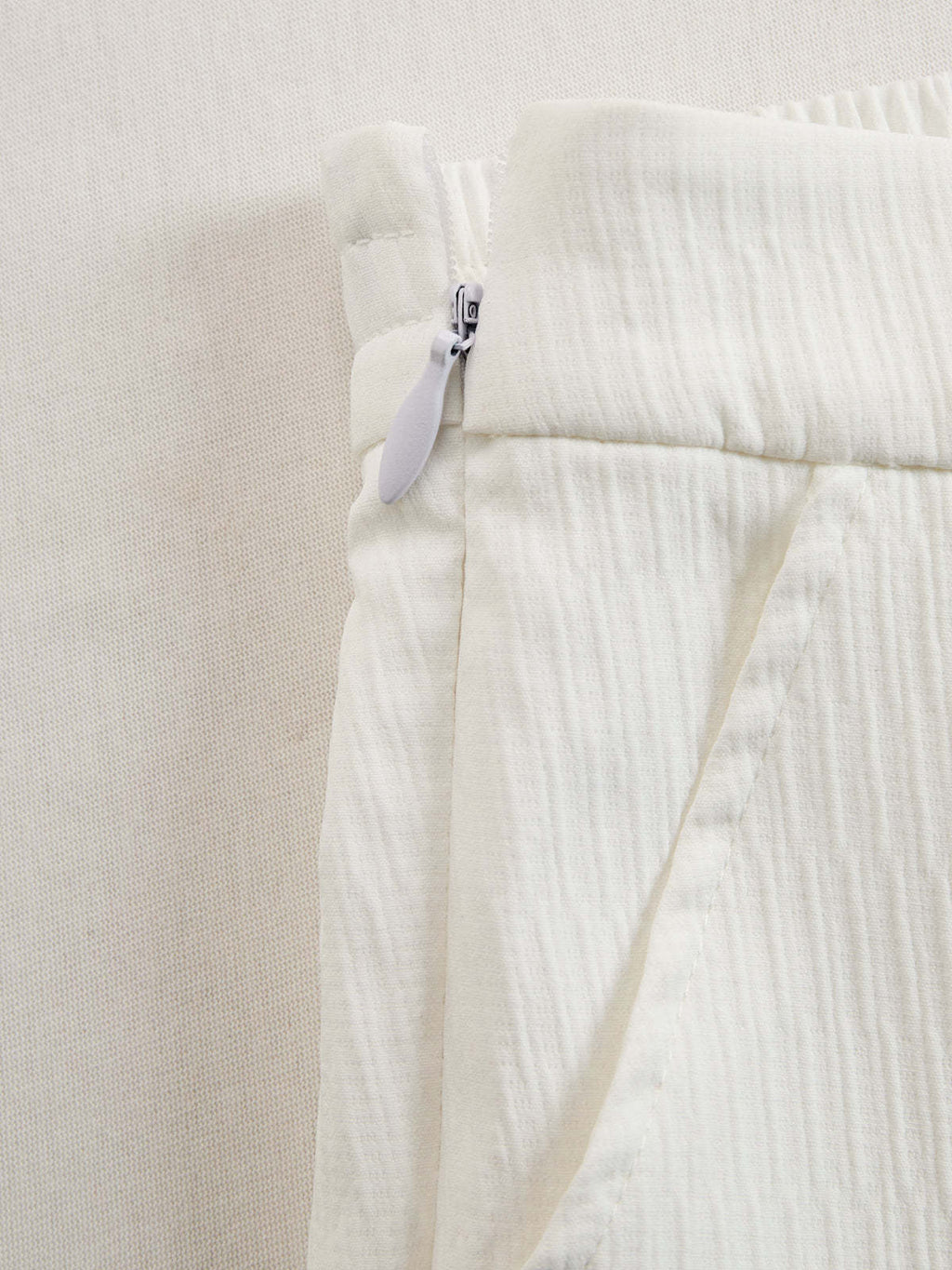 Creamy White Textured Lantern Sleeve Set