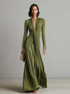 Seidenmaxikleid mit langen Ärmeln, drapiertem Dekolleté und Wickeldetail an der Vorderseite