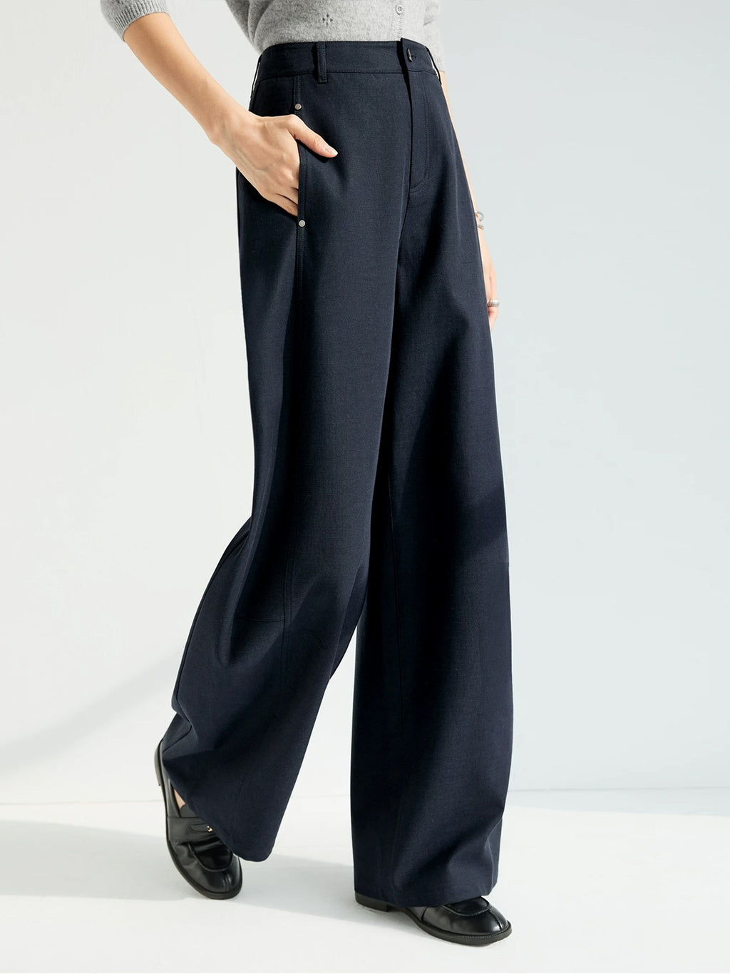Lyocell Barrel-Leg Trousers