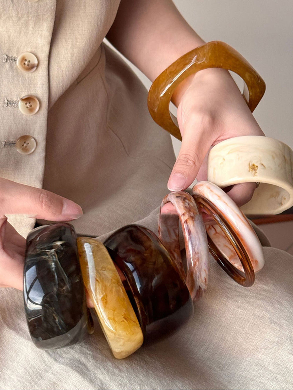 Maillard-style Irregular Wide-rim Resin Bracelet