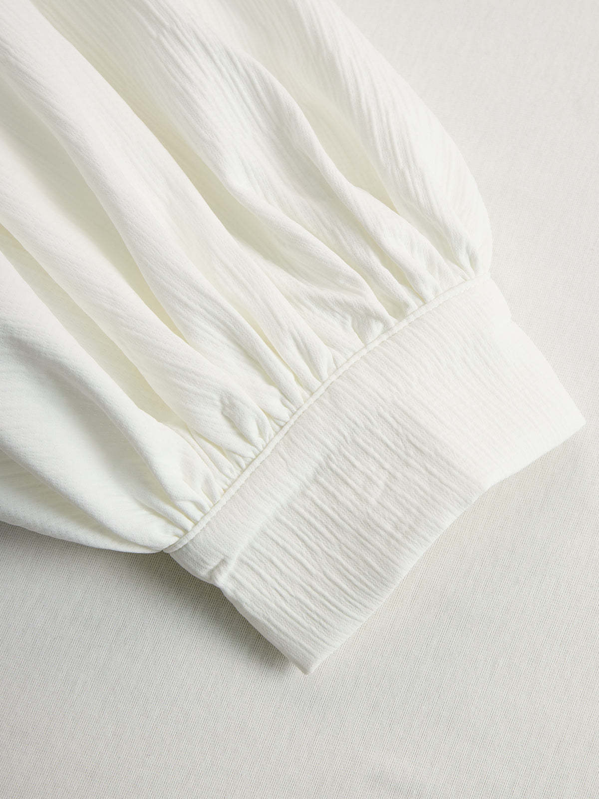 Creamy White Textured Lantern Sleeve Set
