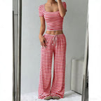 Gestreiftes bauchfreies Oberteil mit weiter Hose Set