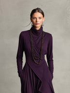 Robe midi asymétrique drapée à col roulé