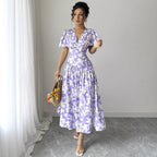 Geblümtes Midi-Kleid mit V-Ausschnitt