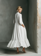 Leinen-Maxikleid mit langen Ärmeln, Rüschensaum und durchgehender Knopfleiste
