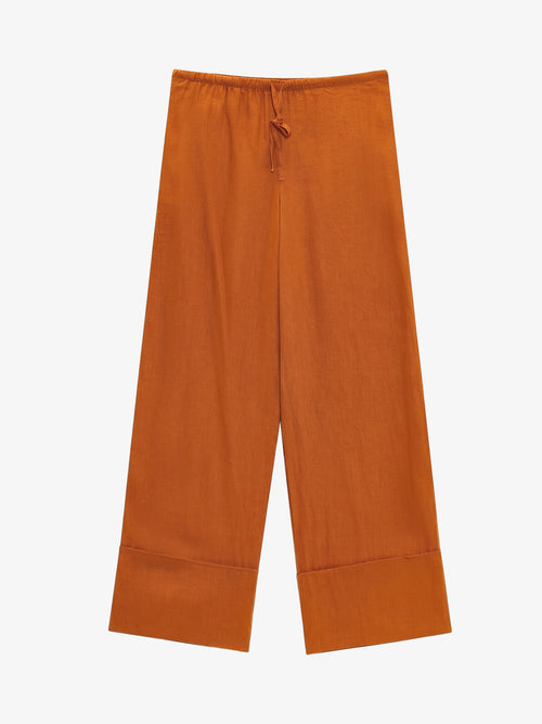 Pantalones informales de pierna ancha y corte holgado.