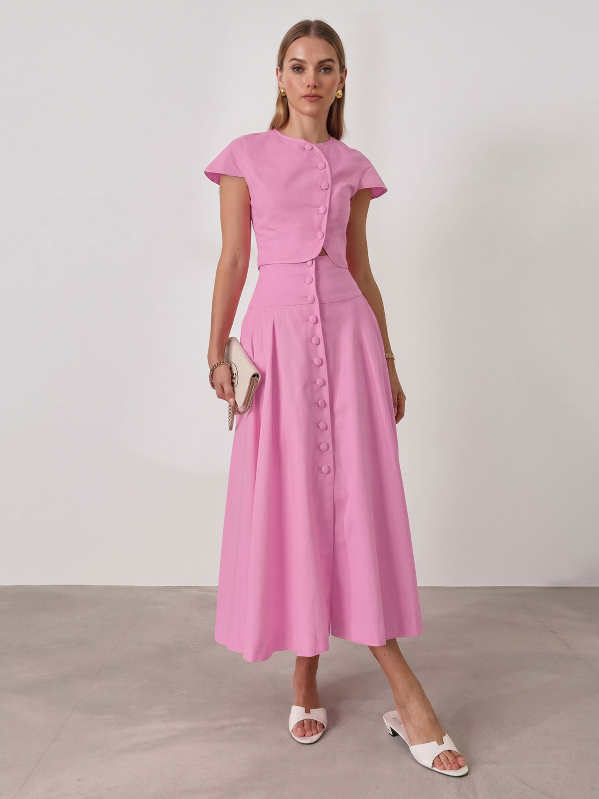 Ensemble top court boutonné et jupe midi trapèze