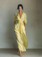Seiden-Satin-Wickelmaxikleid mit Taillengürtel und tiefem V-Ausschnitt für elegante Anlässe