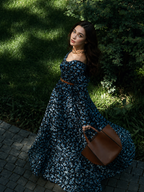 Geblümtes Maxikleid mit Gürtel